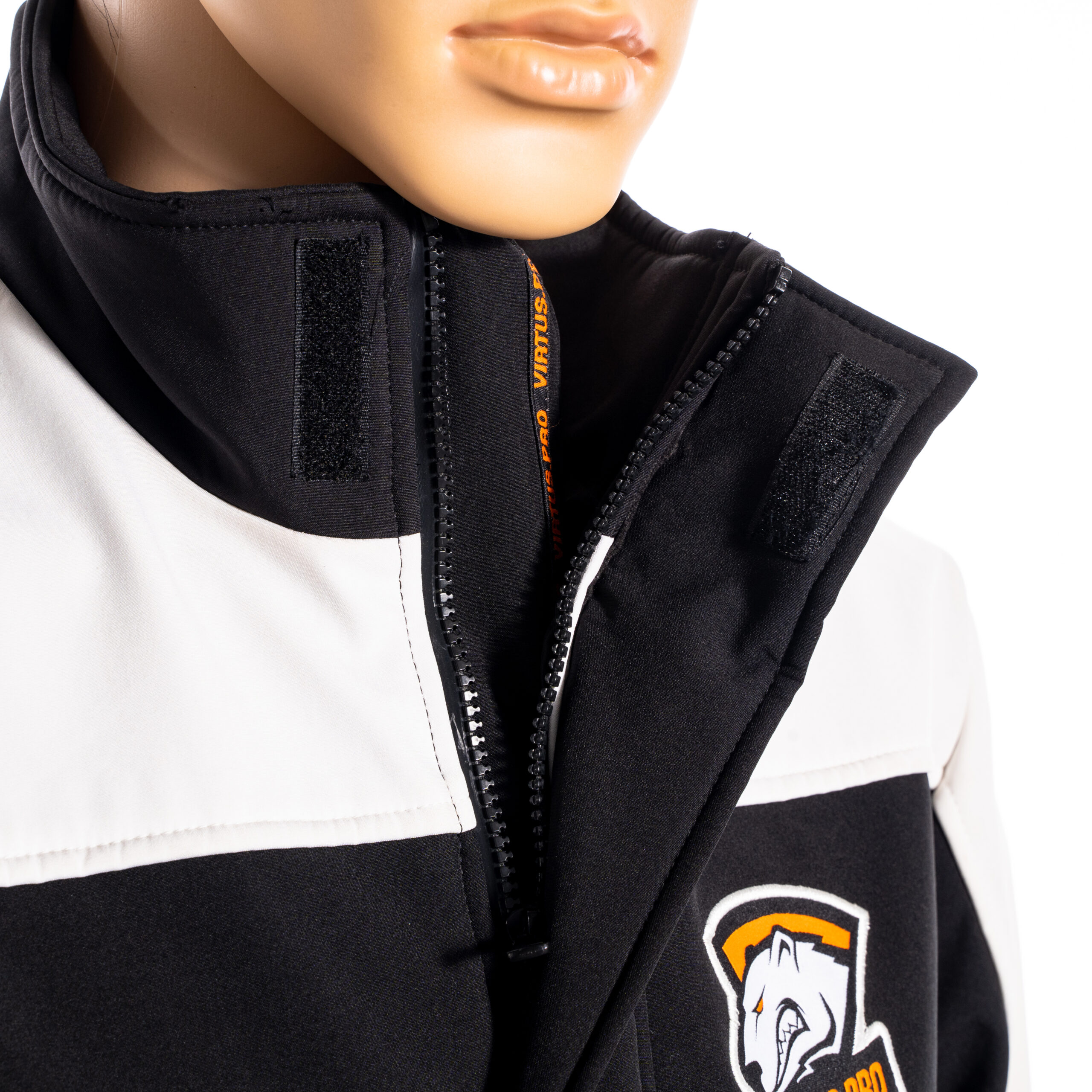 White and Black Sports Jacket - Image 5